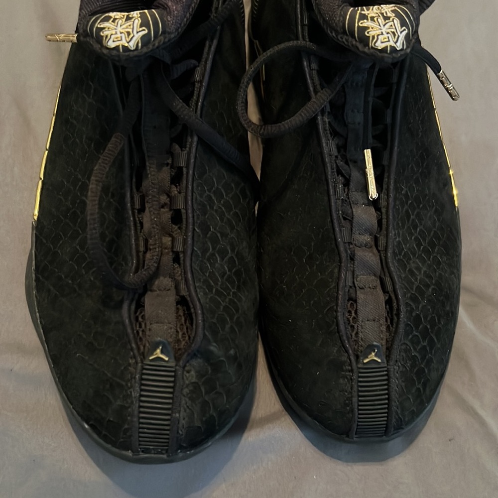 Jordan Black and Gold Men's Sneakers - Picture 3 of 8